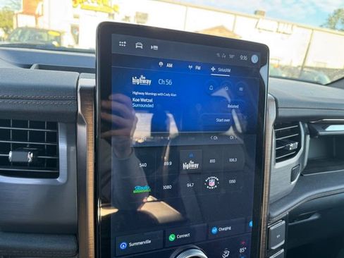 Used 2023 Ford F150 Lightning Lariat image 20