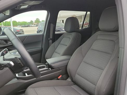 Used 2025 Chevrolet Equinox LT FWD image 11