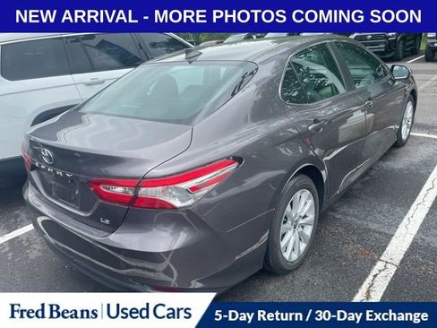 Used 2020 Toyota Camry LE FWD image 7
