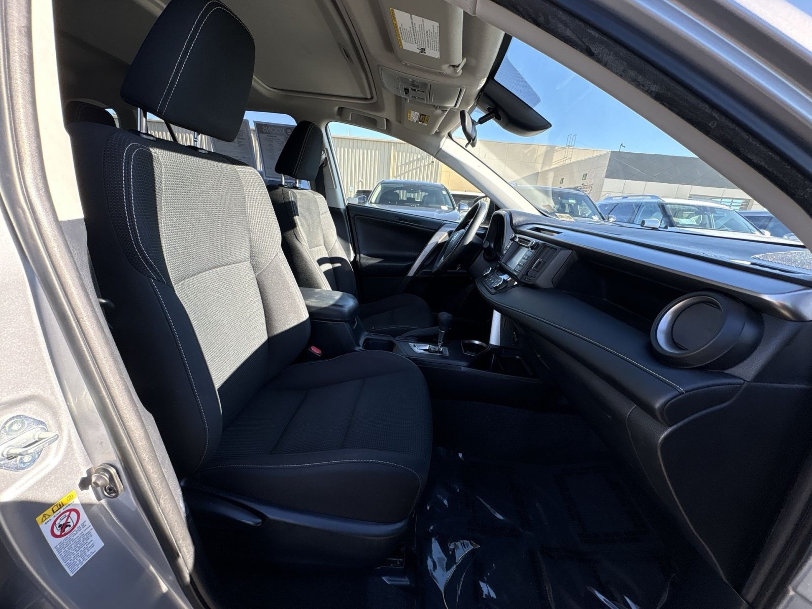 Used 2018 Toyota RAV4 XLE w/ Plus Extra Value Package FWD image 27