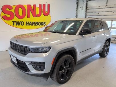 Used 2025 Jeep Grand Cherokee Altitude