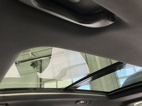 Used 2022 Chevrolet Equinox RS w/ RS Leather Package image 5