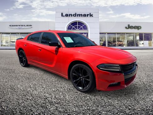 Used 2017 Dodge Charger SXT w/ Plus Group image 1
