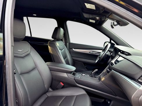 Certified 2024 Cadillac XT6 Luxury image 12