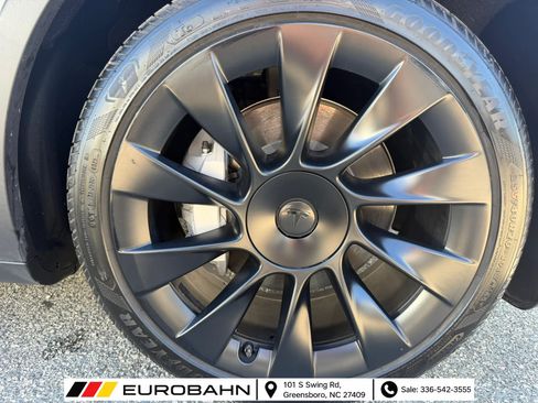 Used 2023 Tesla Model Y Long Range AWD/4WD image 24
