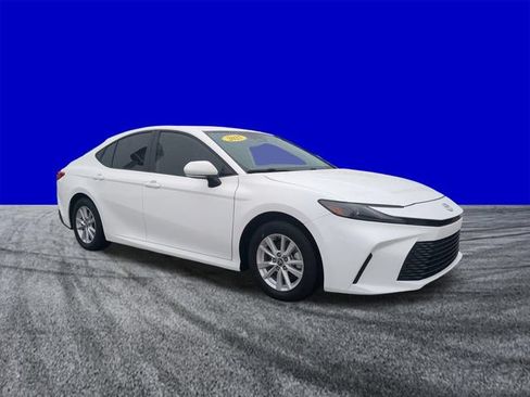 Used 2025 Toyota Camry LE w/ Convenience Package FWD image 2
