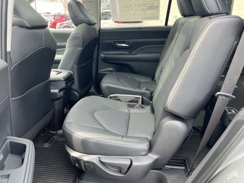 New 2026 Toyota Grand Highlander Limited image 21