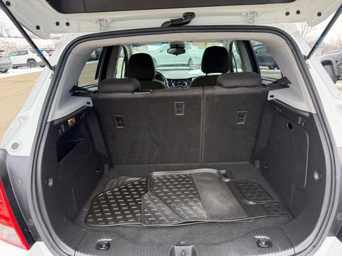 Certified 2022 Chevrolet Trax LS w/ Tint and Cruise Package image 12