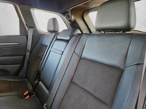 Used 2020 Jeep Grand Cherokee Laredo w/ Laredo X Package image 22