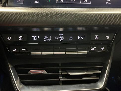 Used 2022 Audi e-tron GT Prestige w/ Prestige Package AWD/4WD image 17