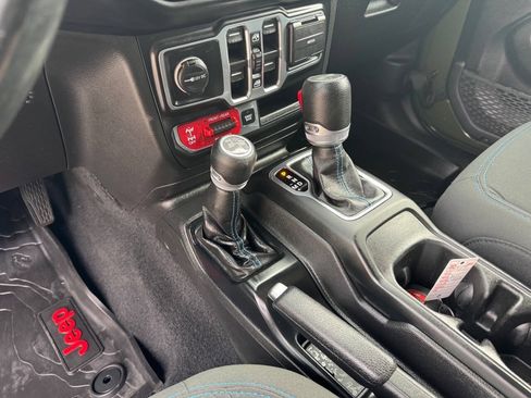 Used 2022 Jeep Wrangler Unlimited Rubicon 4xe w/ Cold Weather Group AWD/4WD image 23