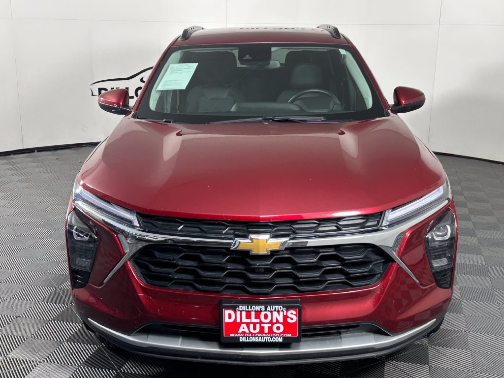 Used 2025 Chevrolet Trax LT w/ LT Convenience Package FWD image 10
