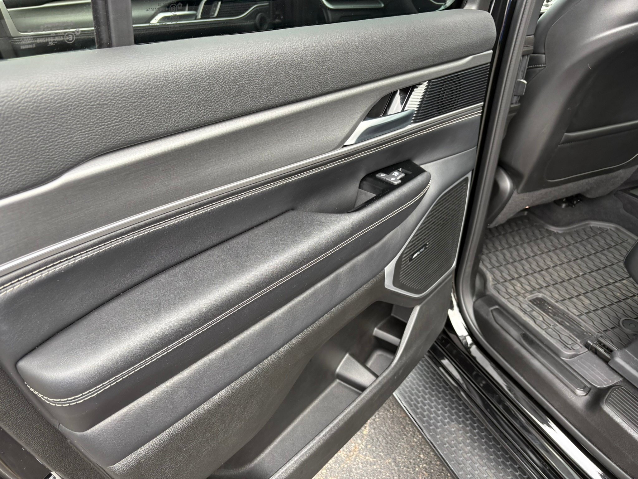 Used 2025 Jeep Wagoneer Series II AWD/4WD image 21