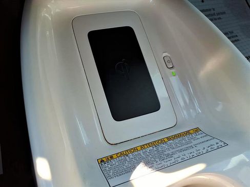 Used 2018 Toyota Prius Four image 21