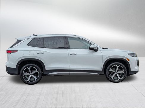 Certified 2025 Volkswagen Tiguan SE w/ Panoramic Sunroof Package AWD/4WD image 8