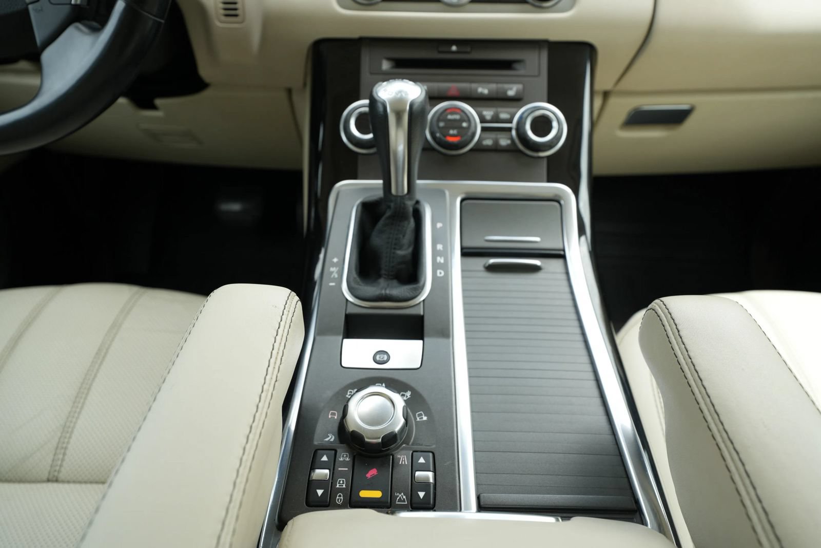 Used 2011 Land Rover Range Rover Sport Supercharged AWD/4WD image 29