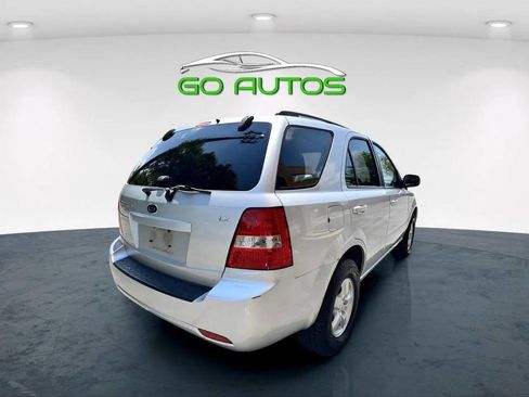 Used 2009 Kia Sorento LX image 7