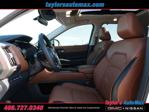 Used 2024 Nissan Pathfinder Platinum AWD/4WD image 5