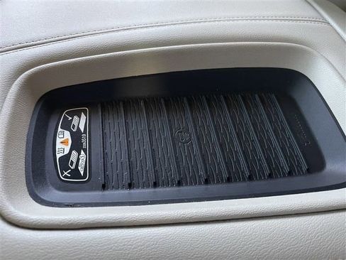 Used 2020 Cadillac Escalade Luxury image 21