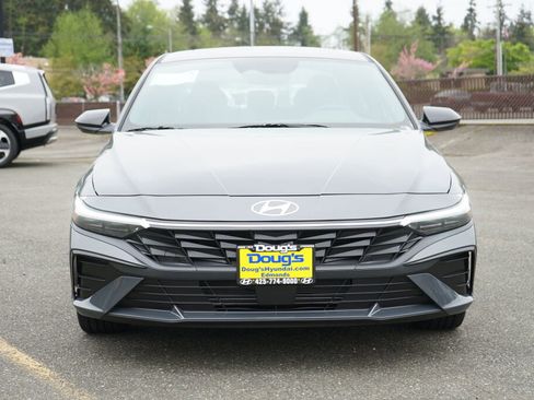New 2026 Hyundai Elantra SEL Sport Premium FWD image 2