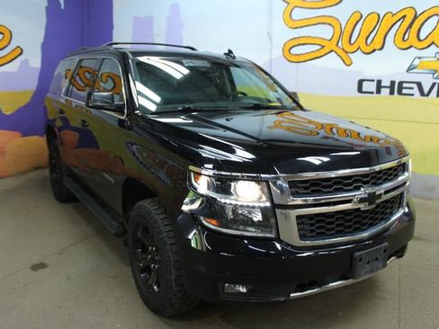 Used 2019 Chevrolet Tahoe LT w/ Z71 Midnight Edition AWD/4WD image 2