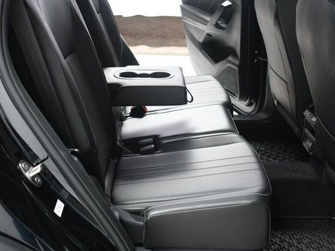 Used 2022 Volkswagen Tiguan SE R-Line image 35