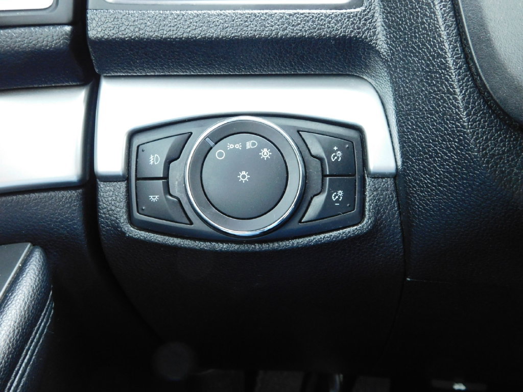 Used 2017 Ford Explorer XLT AWD/4WD image 36