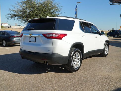Used 2021 Chevrolet Traverse LT image 5
