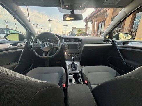 Used 2016 Volkswagen e-Golf SE w/ DC Fast Charging Package image 15