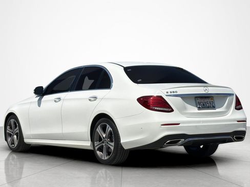 Used 2020 Mercedes-Benz E 350 Sedan image 3