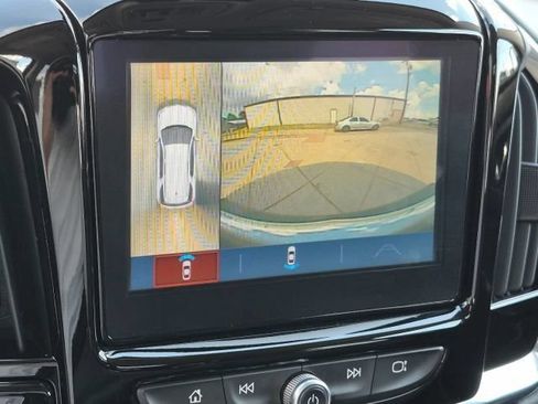 Used 2018 Chevrolet Traverse Premier w/ Driver Confidence II Package FWD image 32