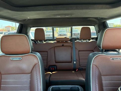 Used 2024 GMC Sierra 2500 Denali Ultimate image 13