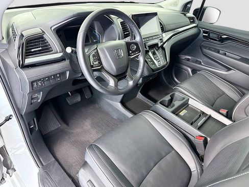 Used 2024 Honda Odyssey Elite image 9
