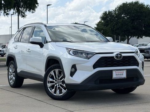 Used 2021 Toyota RAV4 XLE Premium FWD image 2