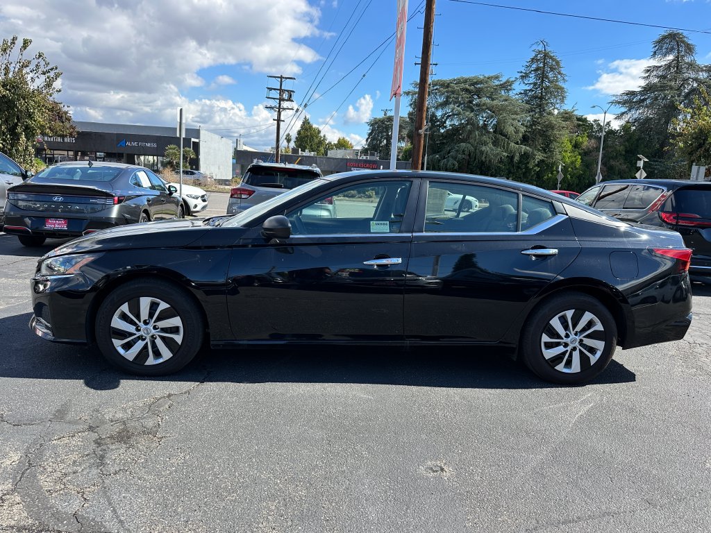 Used 2025 Nissan Altima 2.5 S FWD image 3