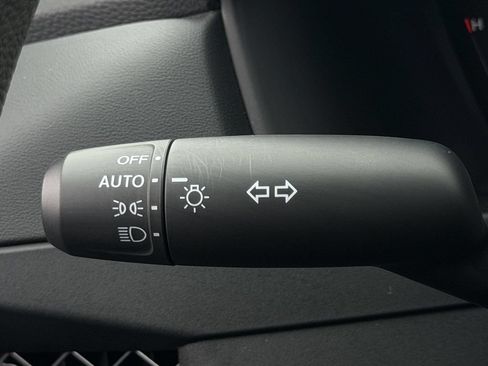 Used 2025 Honda Accord SE image 19