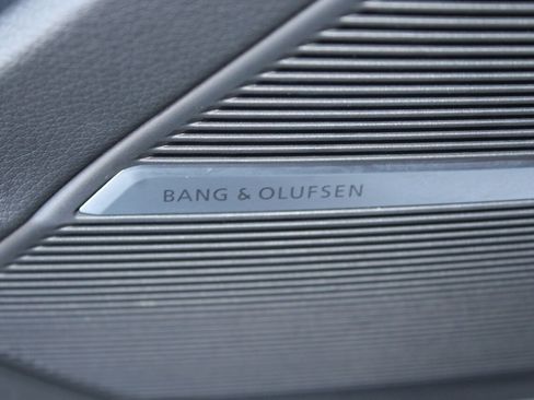 Used 2022 Audi Q8 Premium Plus image 10