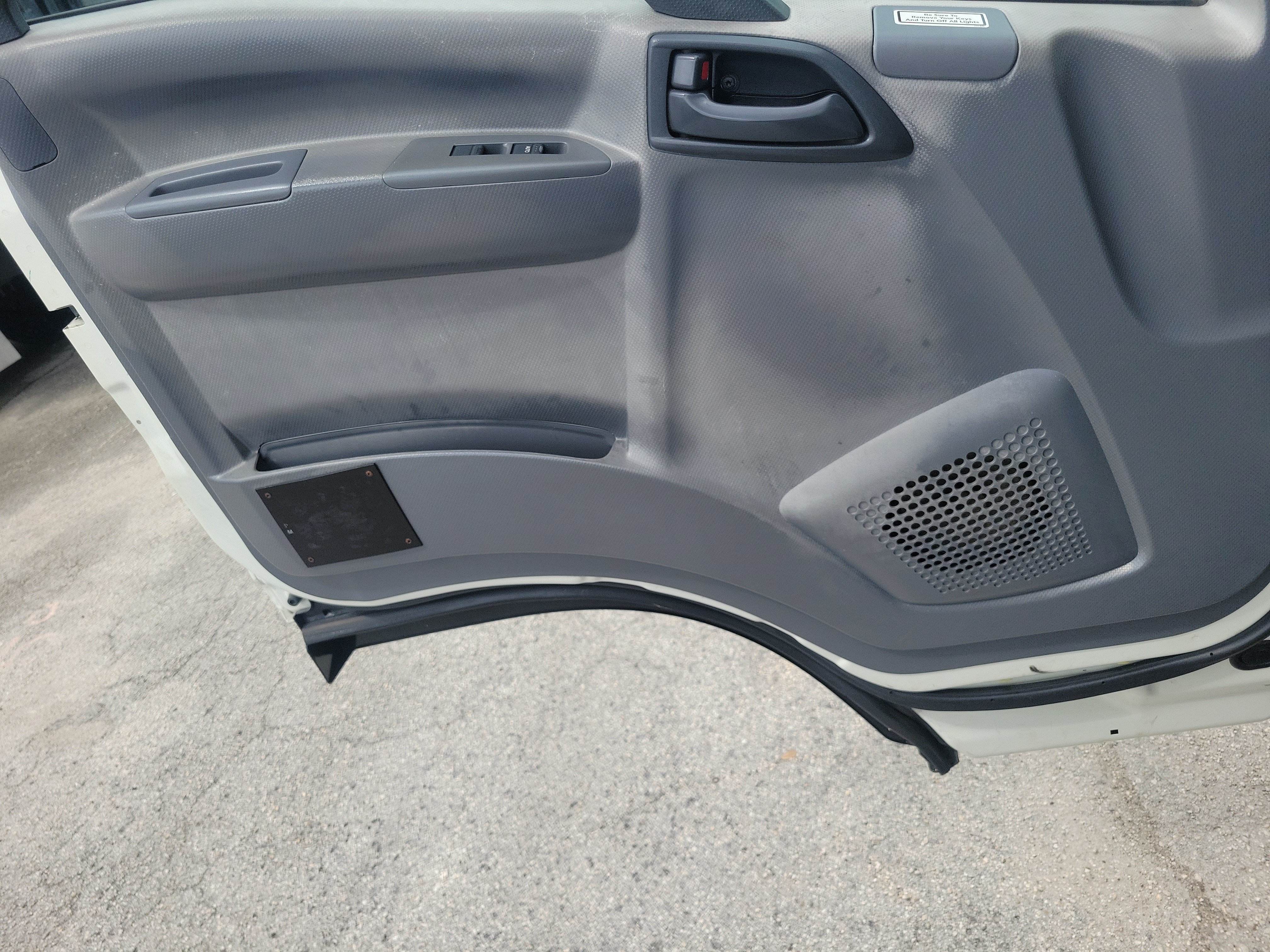 Used 2018 Isuzu NPR RWD image 24