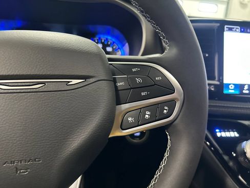 New 2027 Chrysler Pacifica Select FWD image 21