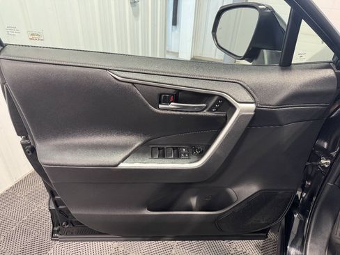 Used 2020 Toyota RAV4 Limited AWD/4WD image 8