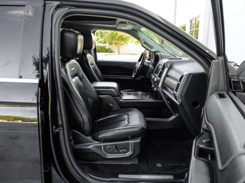 Used 2019 Ford Expedition Max Platinum RWD image 40