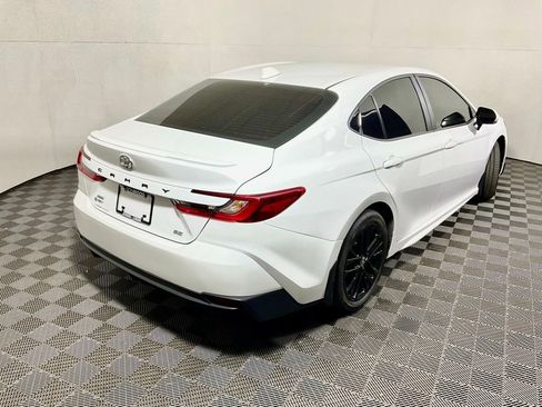 Used 2025 Toyota Camry SE AWD/4WD image 18
