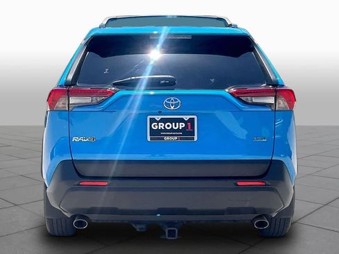 Used 2020 Toyota RAV4 XLE w/ Convenience Package FWD image 5