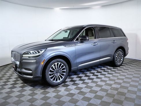 Used 2023 Lincoln Aviator AWD w/ Premium Package image 5