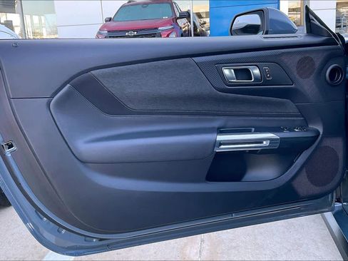 Used 2025 Ford Mustang Coupe image 19