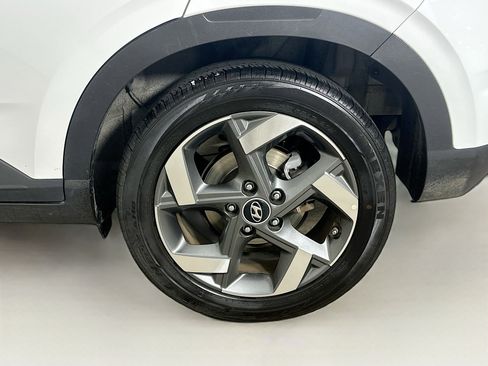 Used 2025 Hyundai Venue SEL image 10