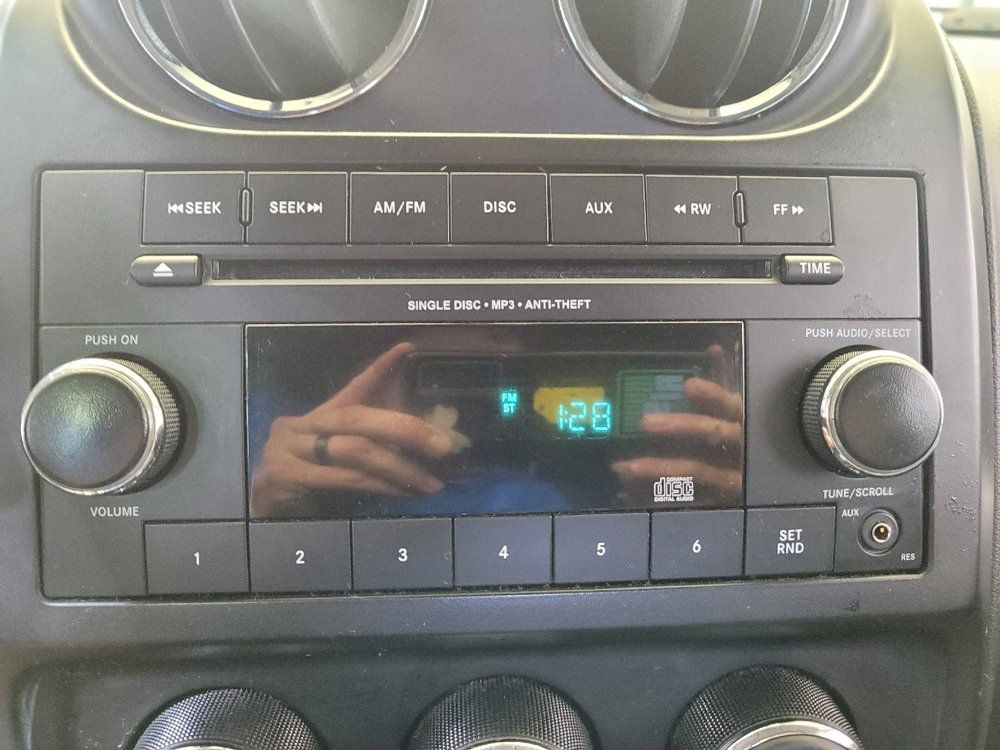 Used 2015 Jeep Compass Sport w/ Power Value Group FWD image 25