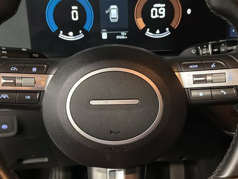 Used 2024 Hyundai Kona SEL AWD/4WD image 11