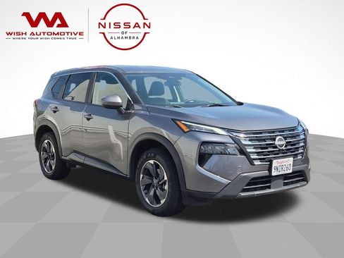Certified 2024 Nissan Rogue SV FWD image 3