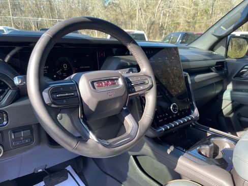 Used 2025 GMC Yukon AT4 w/ AT4 Premium Plus Package image 23